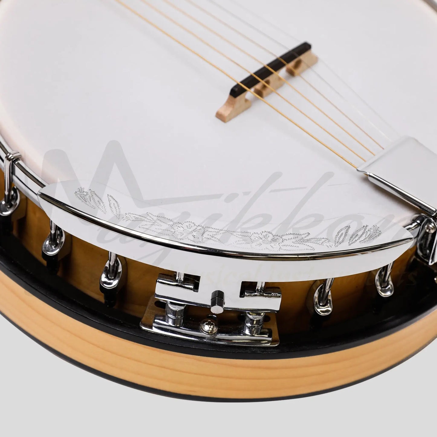 Heartland 6 String Deluxe Irish Banjo 24 Bracket With Closed Solid Back Maple Finish